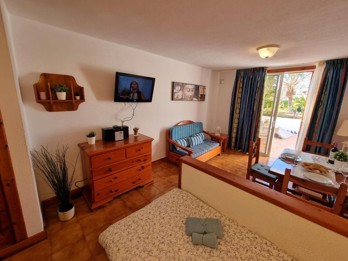 بلايا ذي لاس أميريكاس Studio Apartment No 1 Directly On The Beach And Sea, Terrace, Heated Pool, Wifi المظهر الخارجي الصورة