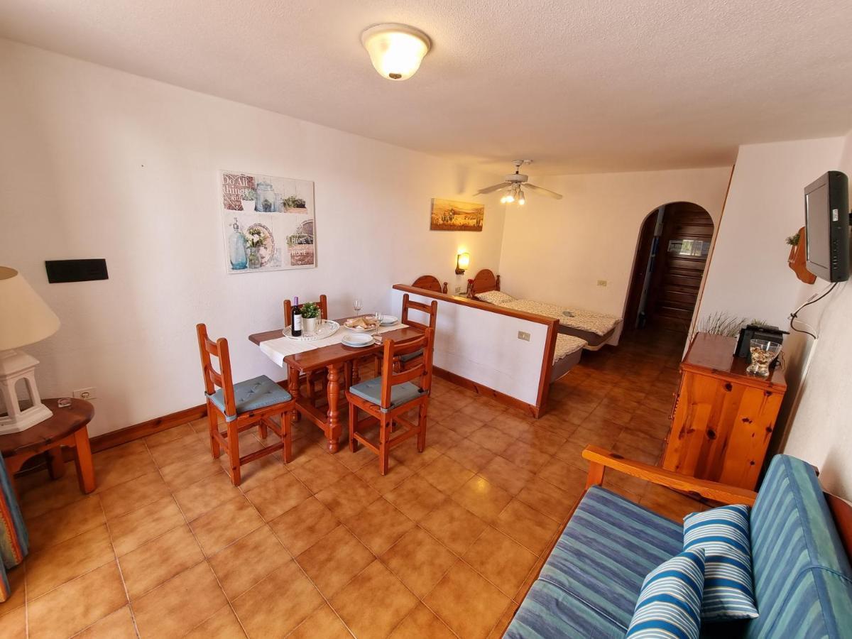 بلايا ذي لاس أميريكاس Studio Apartment No 1 Directly On The Beach And Sea, Terrace, Heated Pool, Wifi المظهر الخارجي الصورة