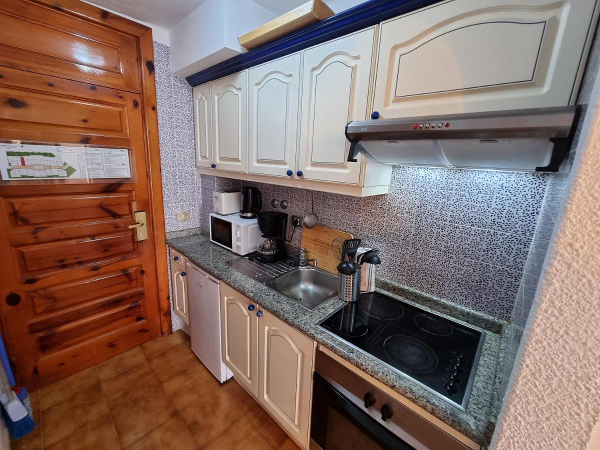 بلايا ذي لاس أميريكاس Studio Apartment No 1 Directly On The Beach And Sea, Terrace, Heated Pool, Wifi المظهر الخارجي الصورة